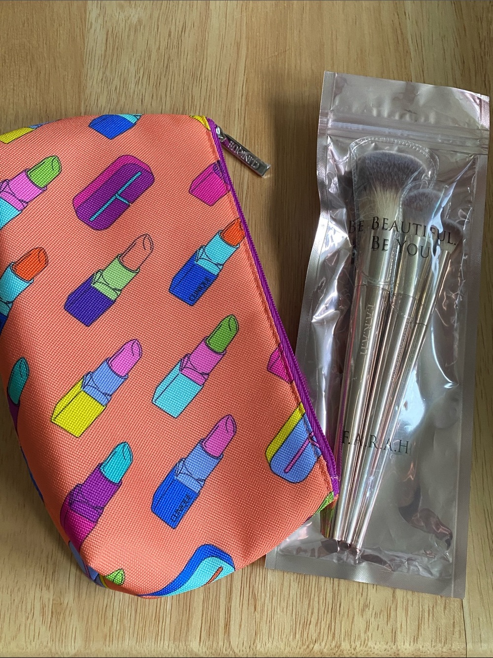 Clinique Coral Lipstick Cosmetic Make Up Pouch with FARAH 3 Piece Brush Set